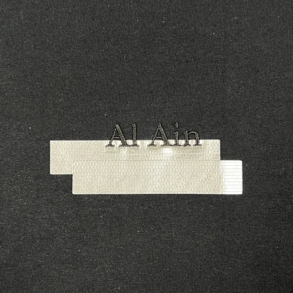 футболка с контрастной вставкой