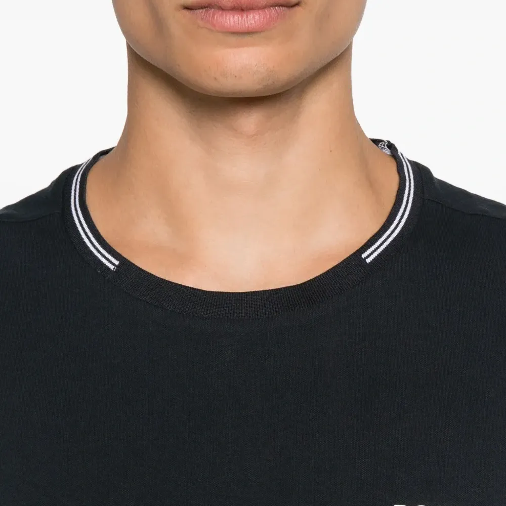 Футболка с круглым вырезом