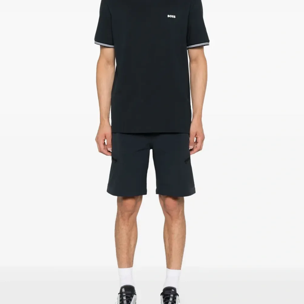 Футболка с круглым вырезом