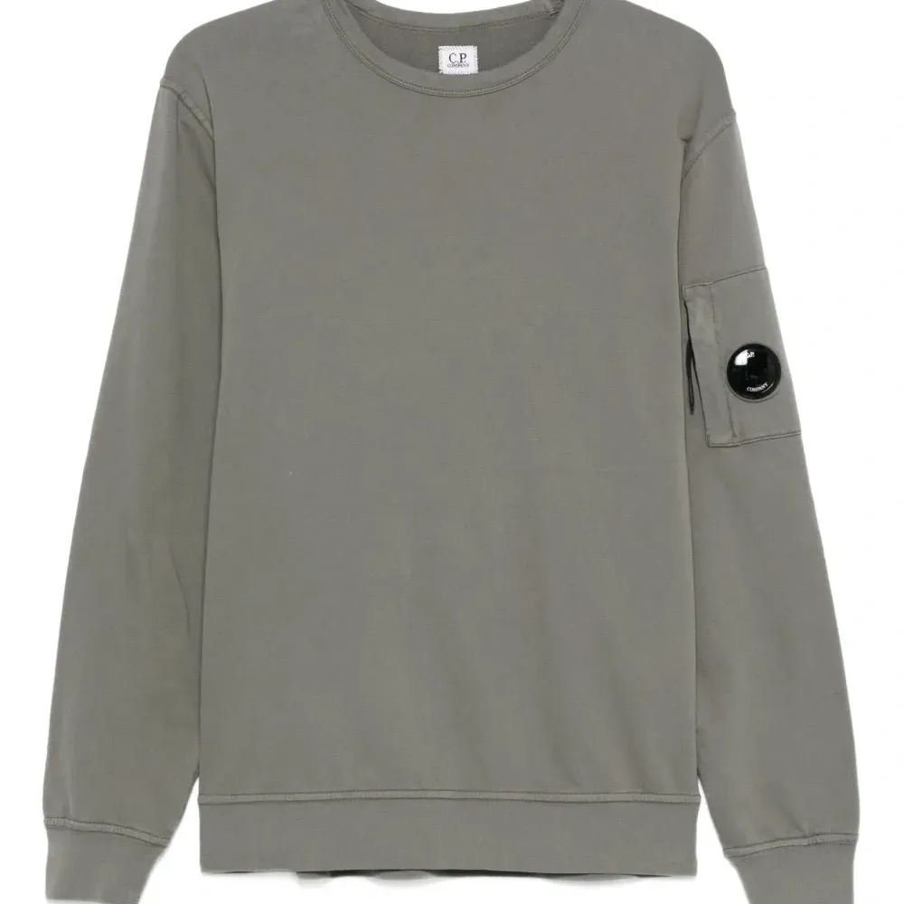 Толстовка с линзой