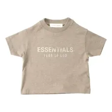 Футболка с вышитым логотипом