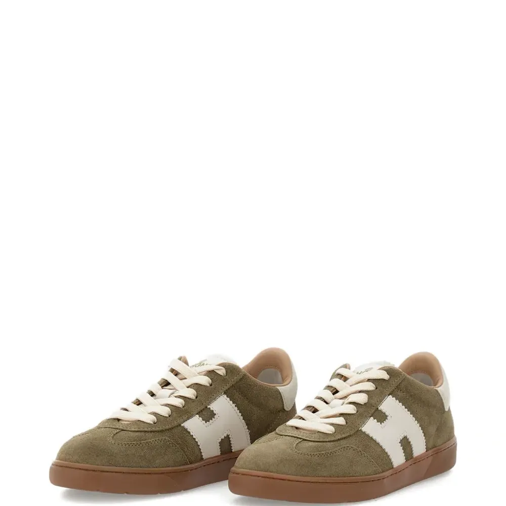 кроссовки со вставками и логотипом кроссовки со вставками и логотипом