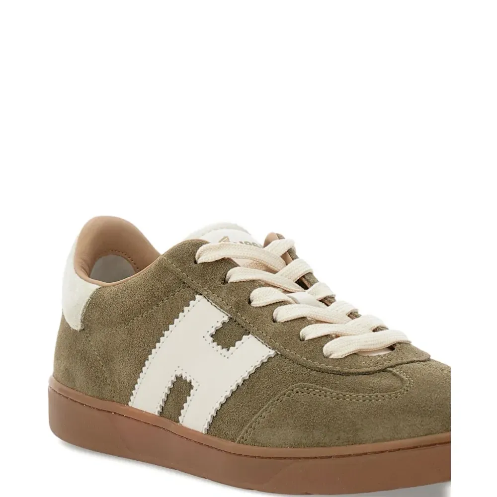 кроссовки со вставками и логотипом кроссовки со вставками и логотипом