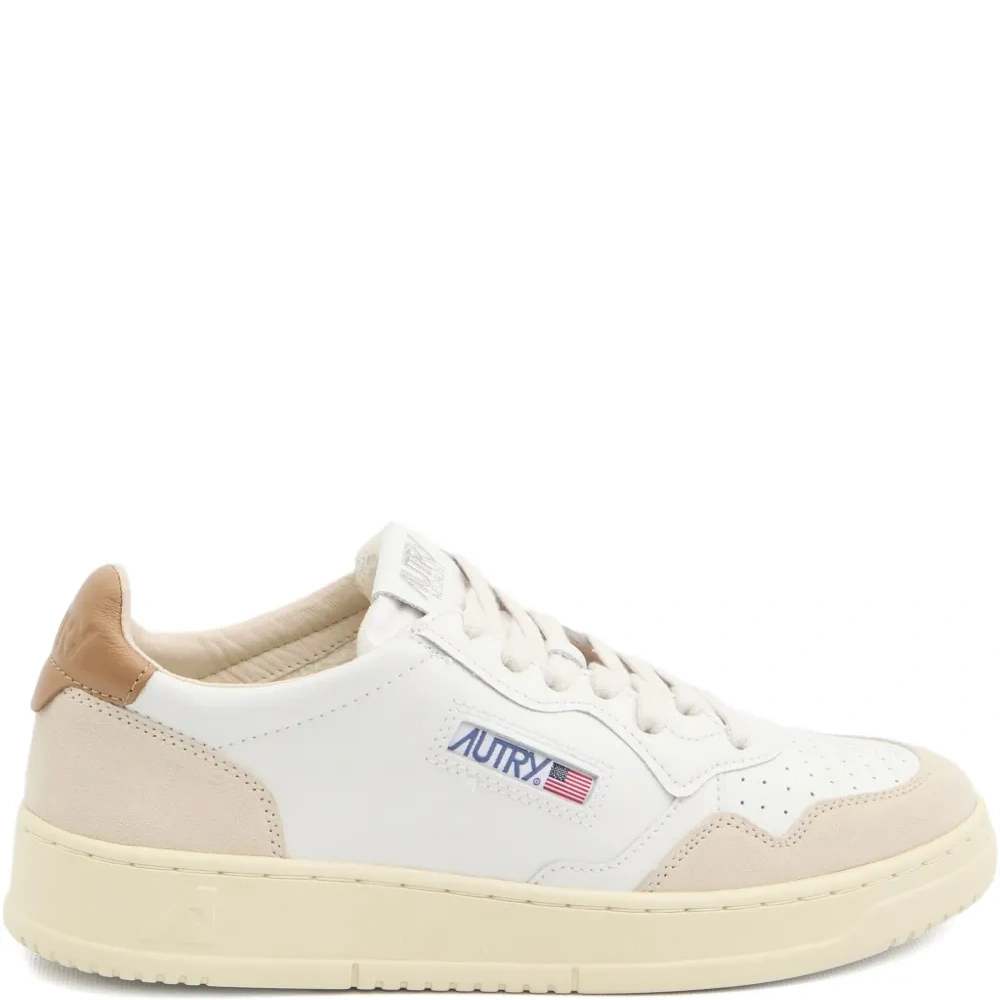 кроссовки с перфорацией