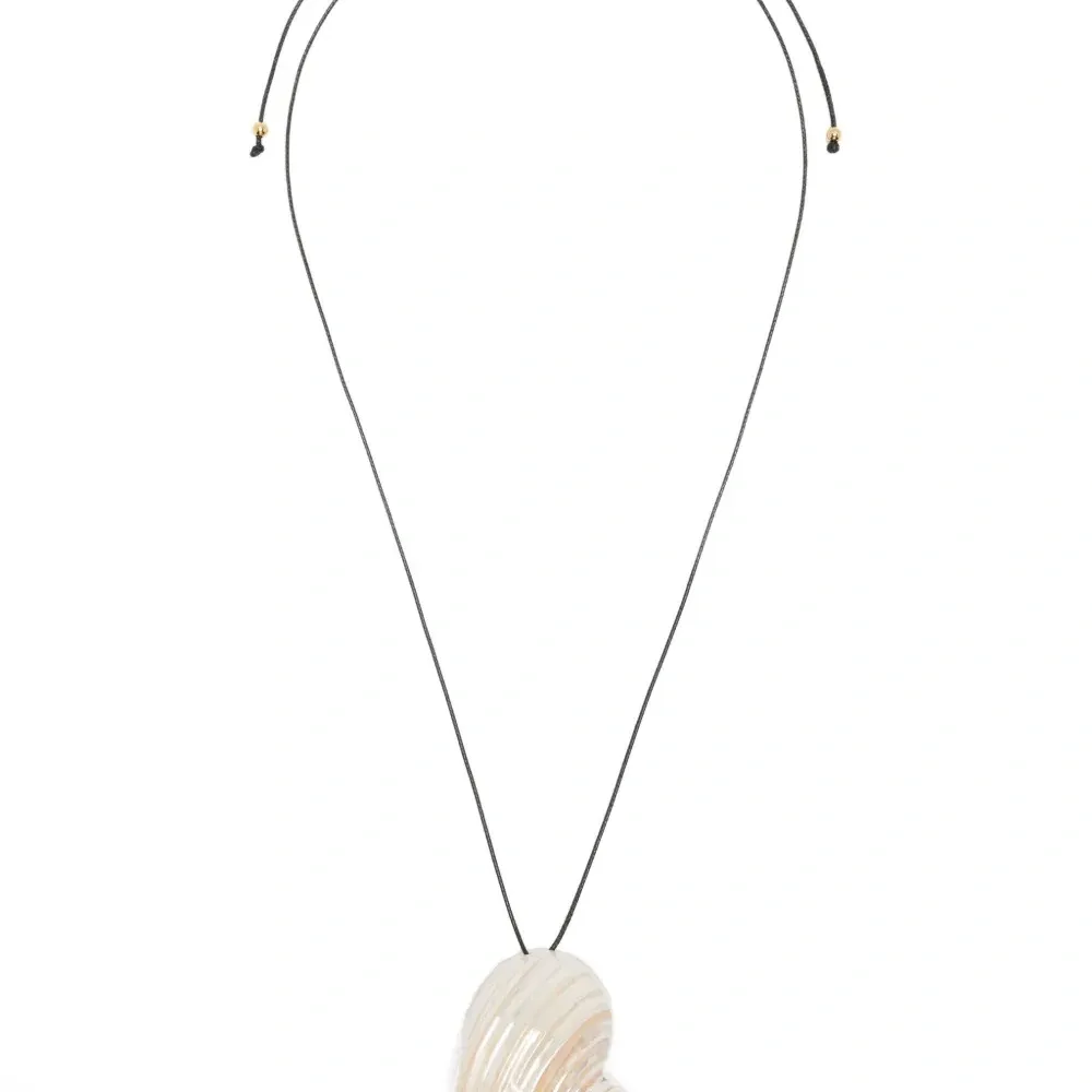 Ожерелье с подвеской-ракушкой