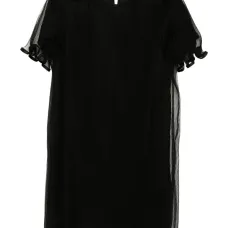 платье с короткими рукавами и складками