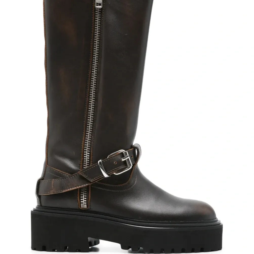 Ботинки с пряжками Ботинки с пряжками