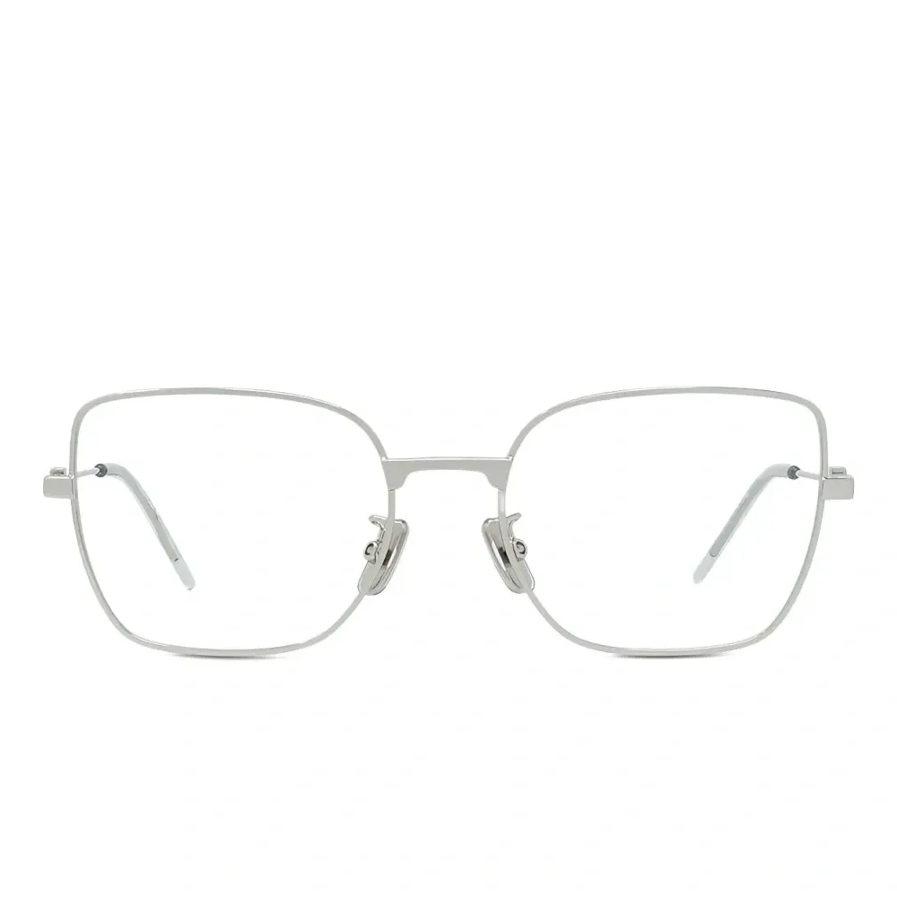 Очки в квадратной оправе