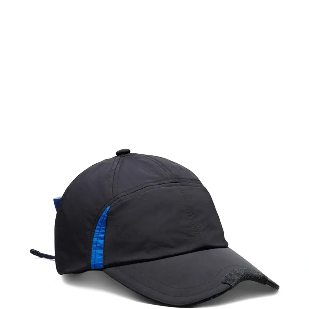 Бейсболка со вставками из коллаборации с Ader Error