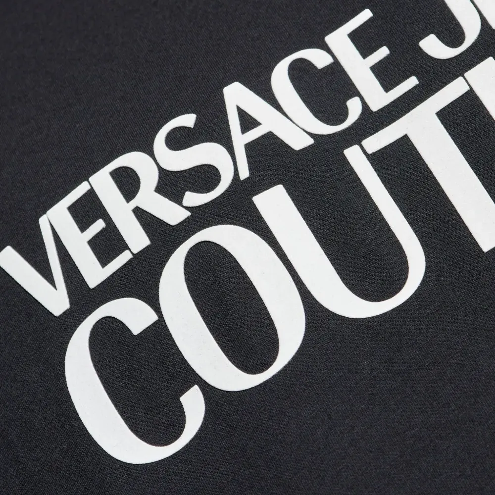 Футболка с логотипом