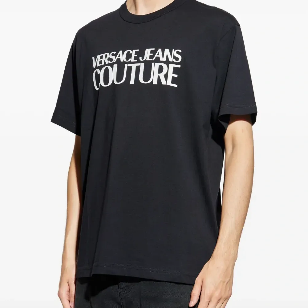 Футболка с логотипом