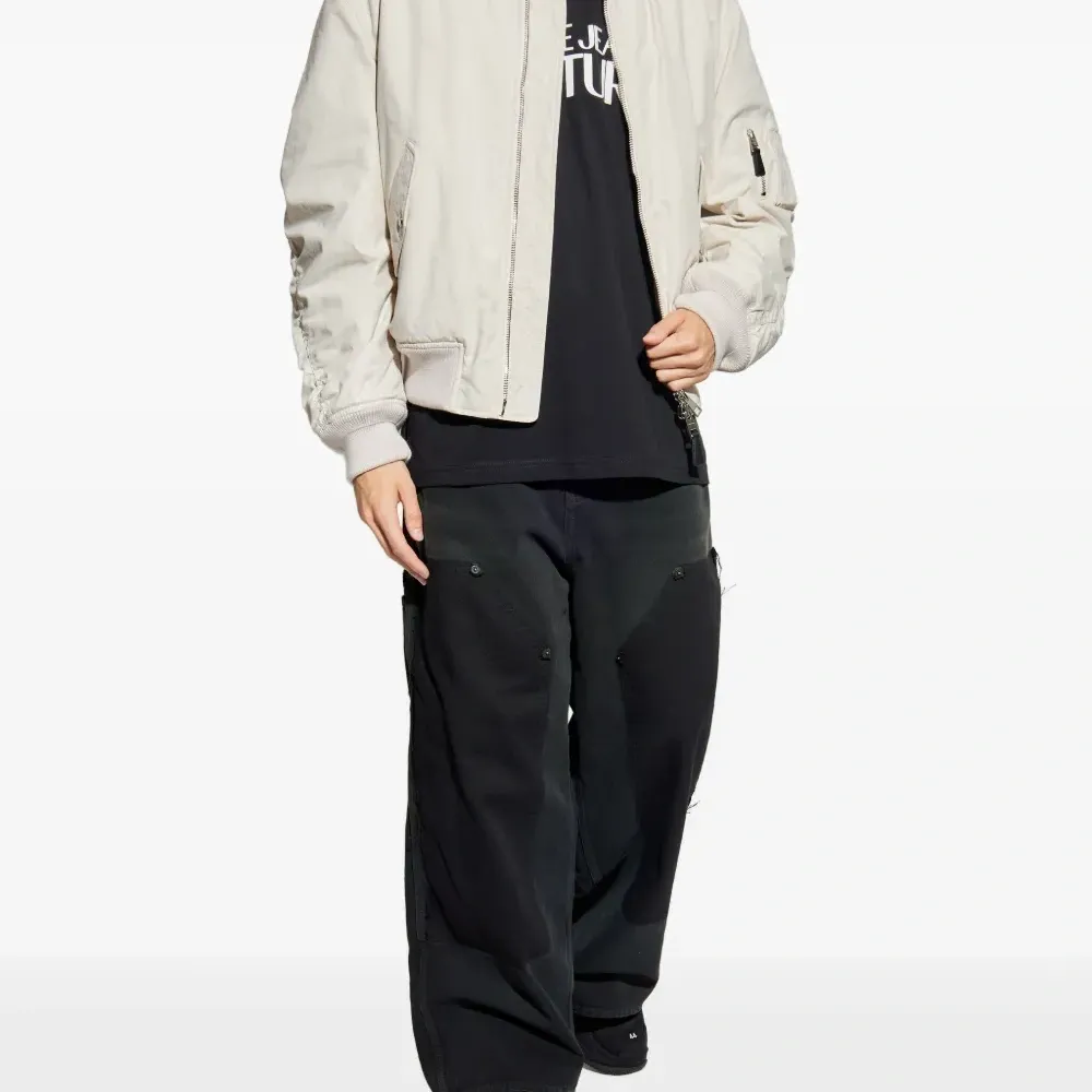 Футболка с логотипом