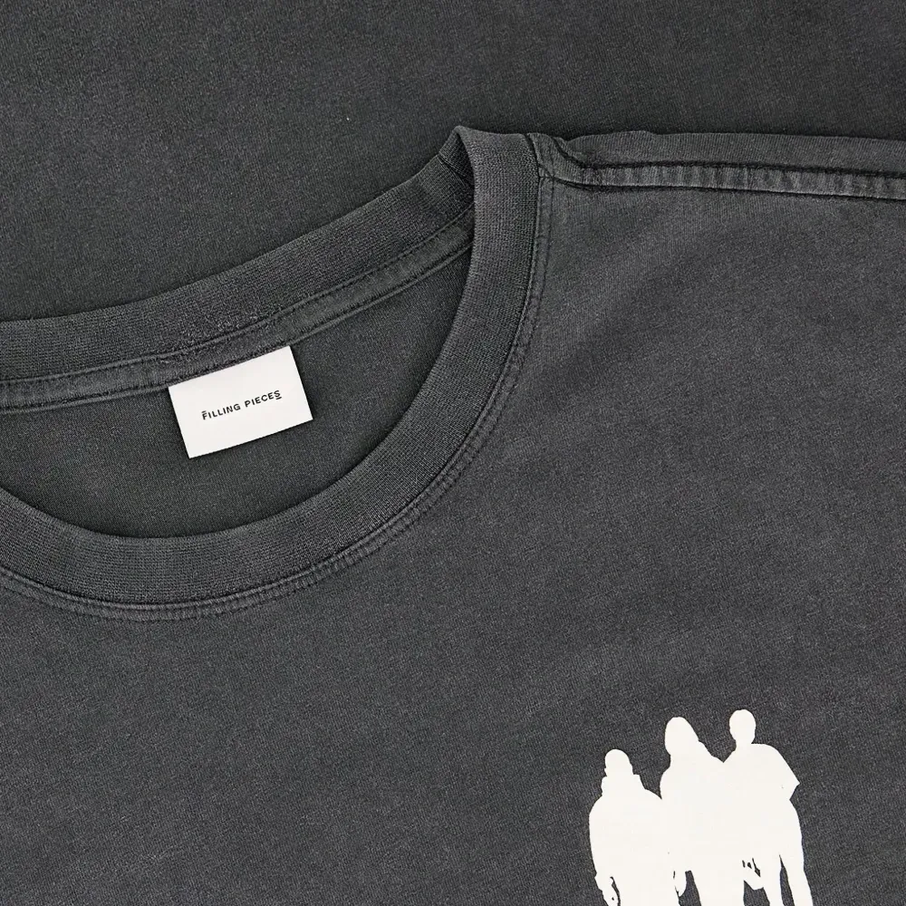 футболка с длинными рукавами и принтом футболка с длинными рукавами и принтом