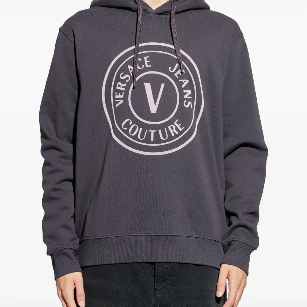 худи с логотипом