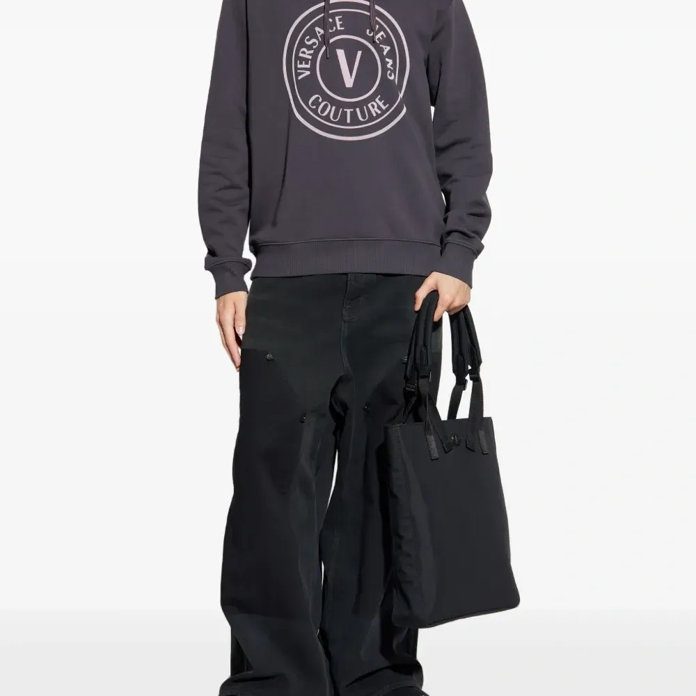 худи с логотипом