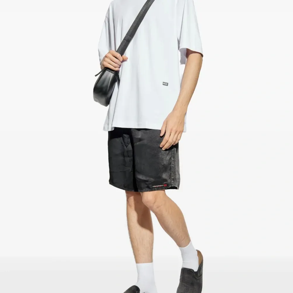 Футболка с круглым вырезом