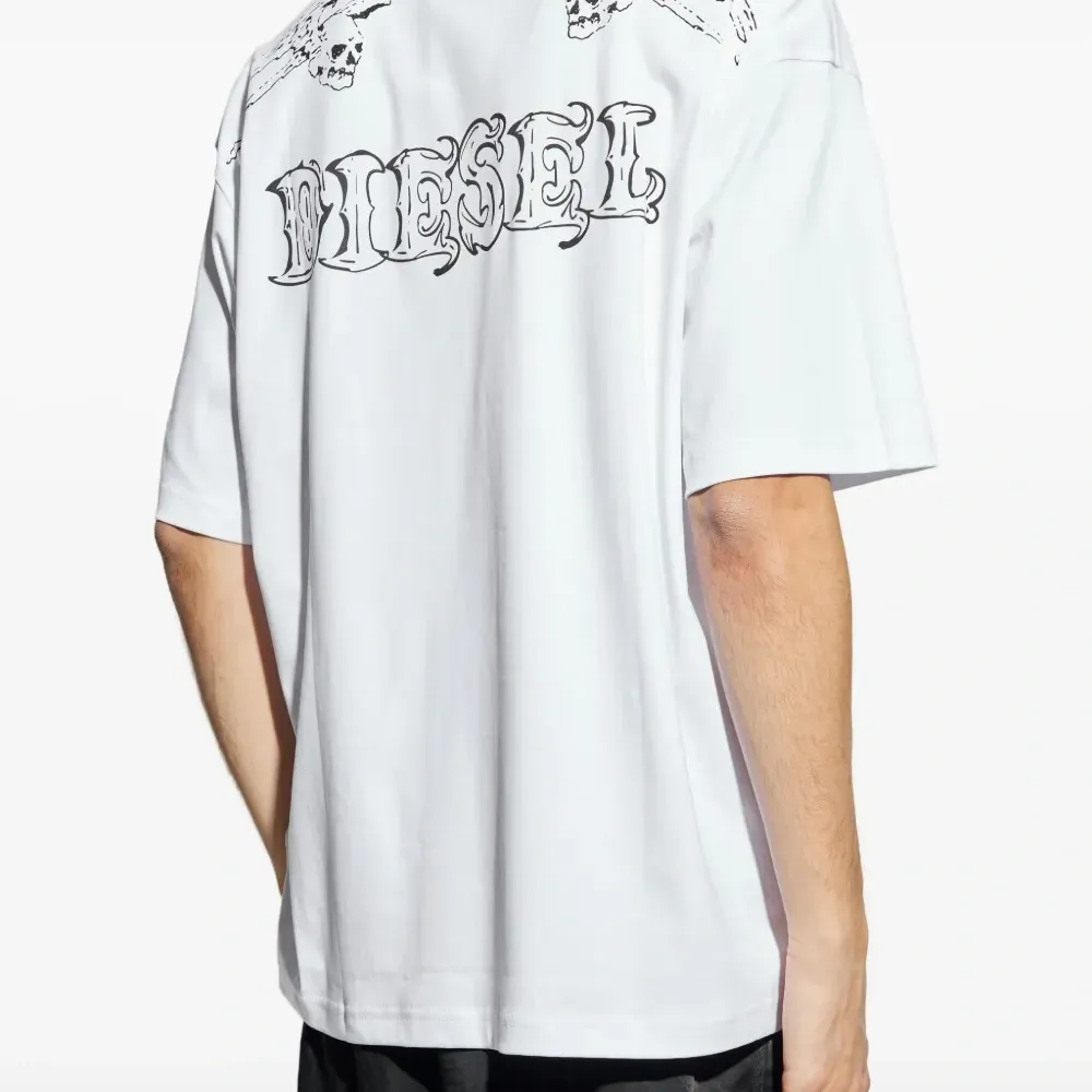 Футболка с круглым вырезом