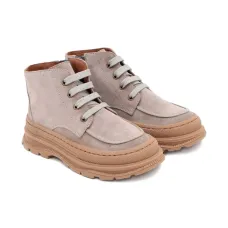 Ботинки на шнуровке