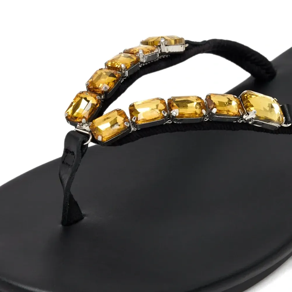 Шлепанцы с Т-образным ремешком и кристаллами