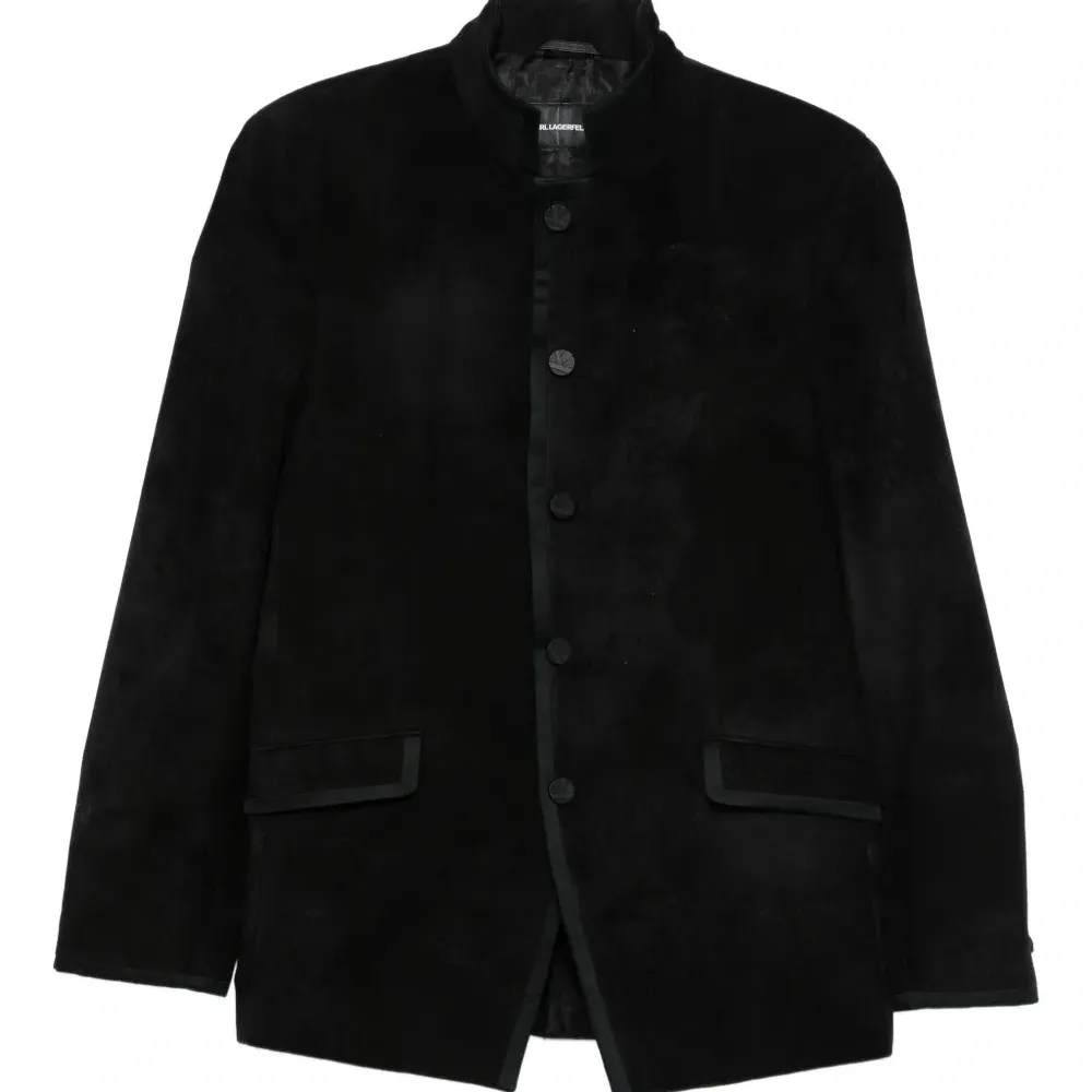 Куртка на пуговицах с воротником-стойкой