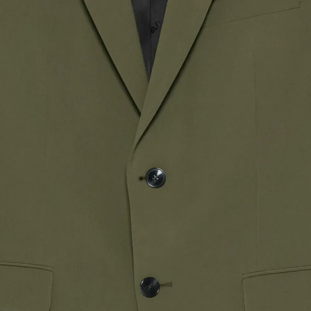 Пиджак с заостренными лацканами Пиджак с заостренными лацканами