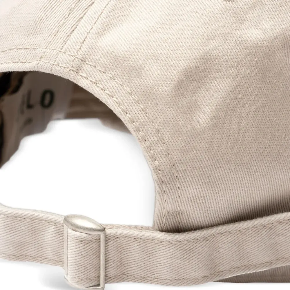 бейсболка с эффектом потертости и вышивкой