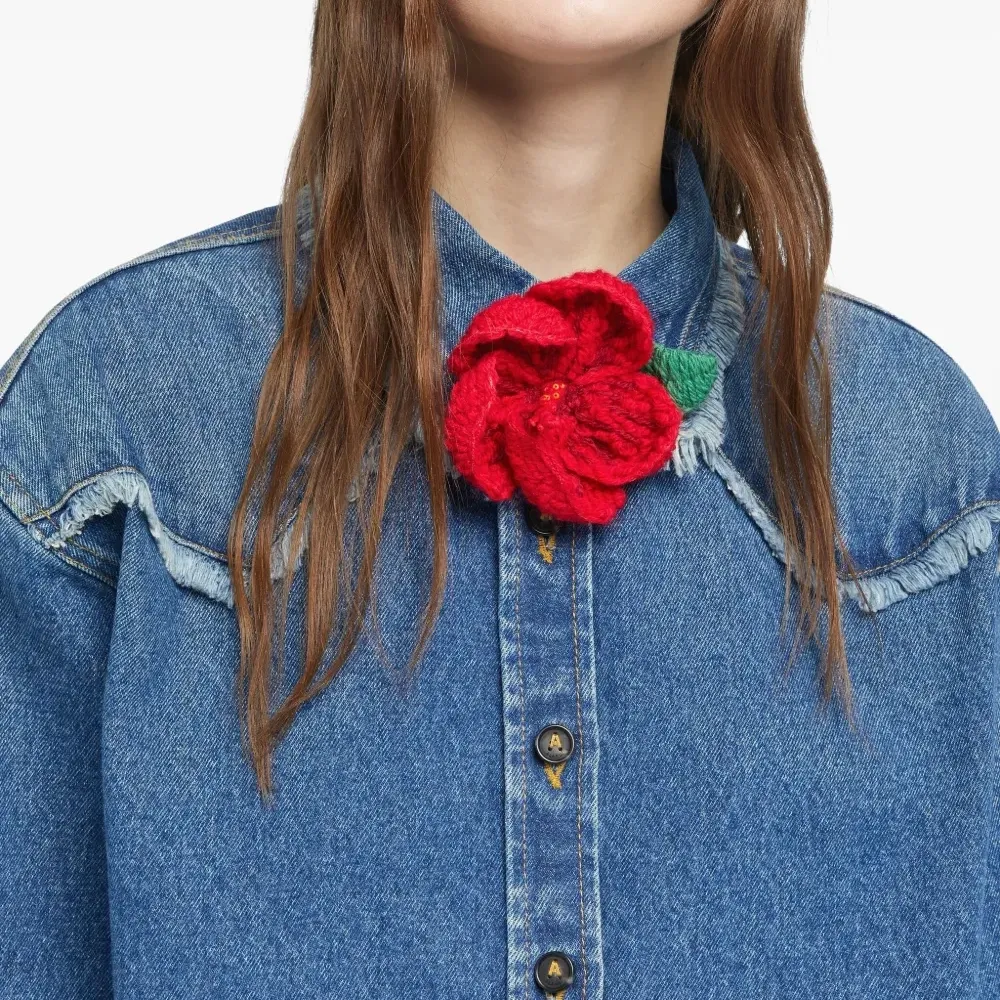 брошь с вышивкой