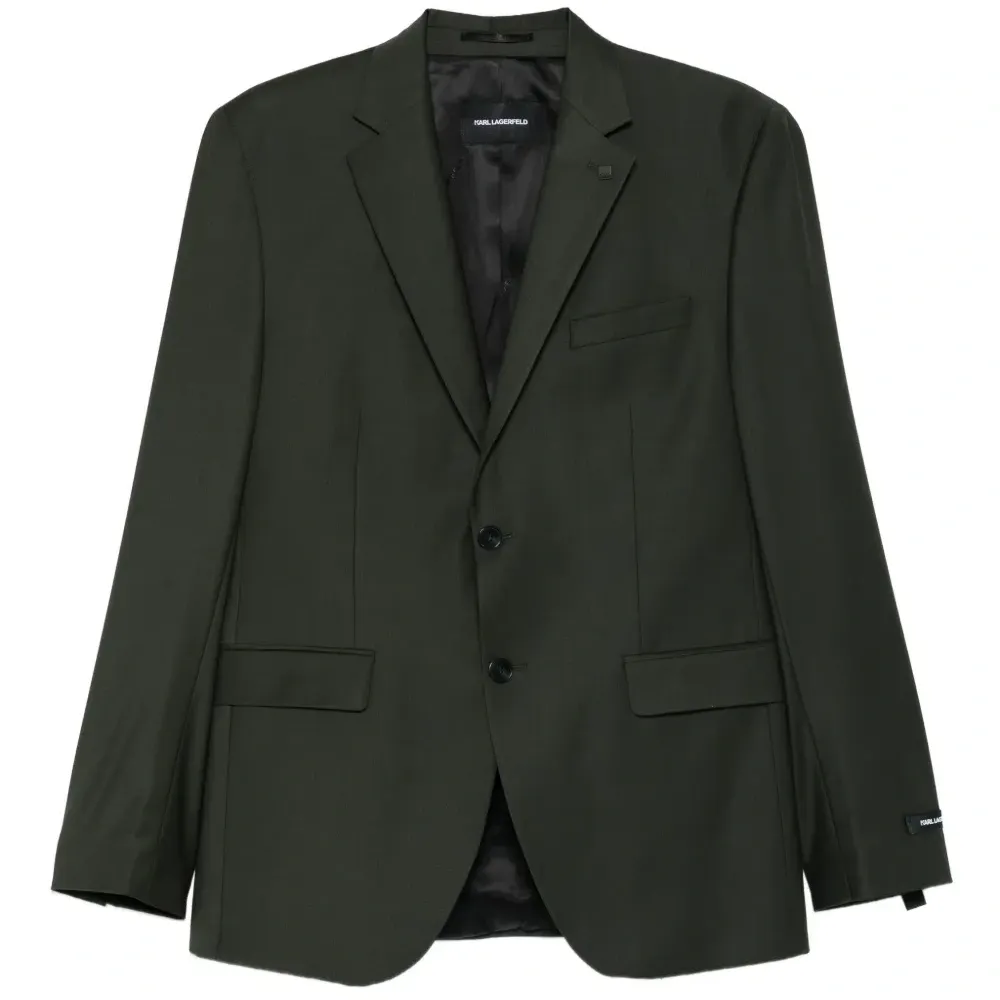 Пиджак с заостренными лацканами