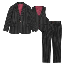 Костюм в тонкую полоску Костюм в тонкую полоску