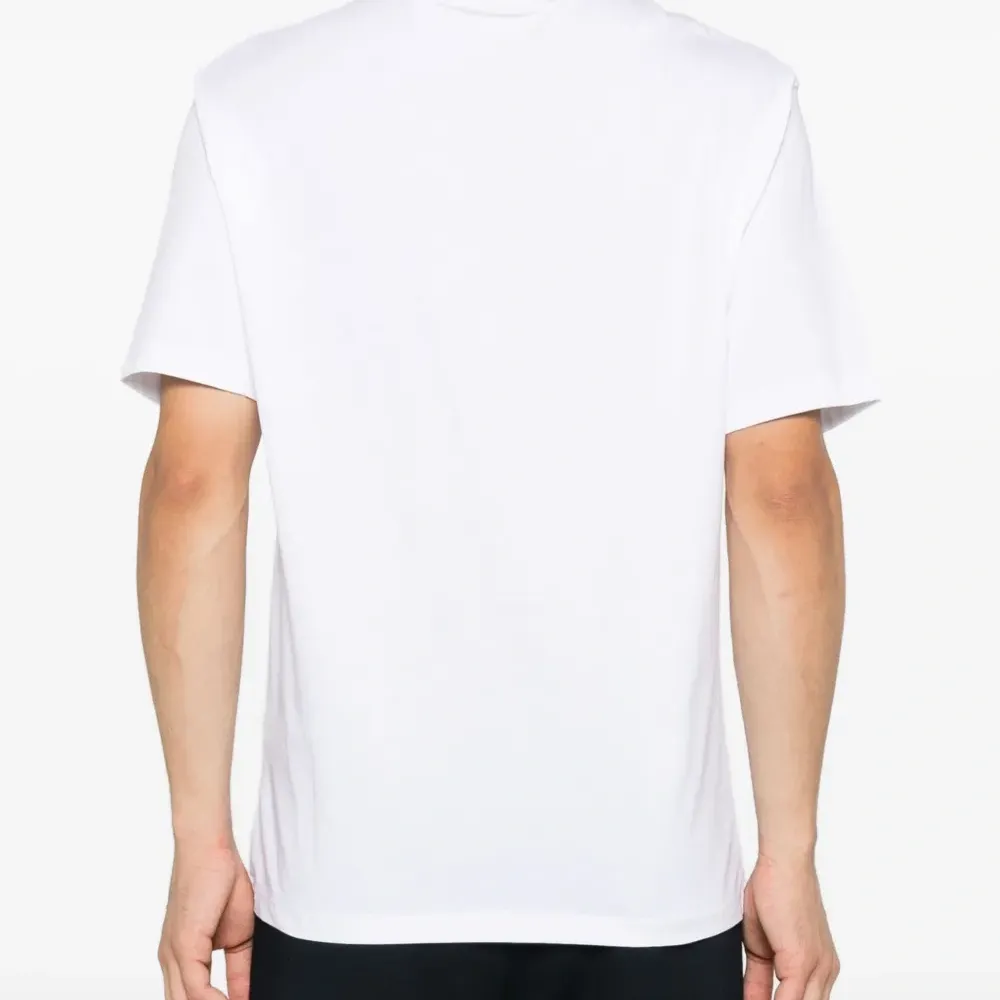 Футболка с логотипом