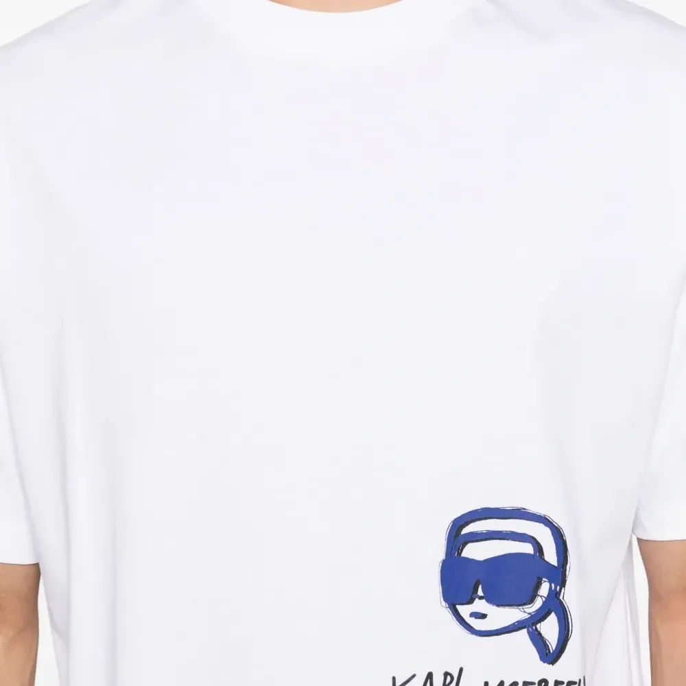 Футболка с логотипом