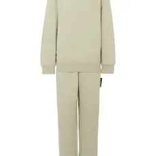 спортивный костюм с логотипом