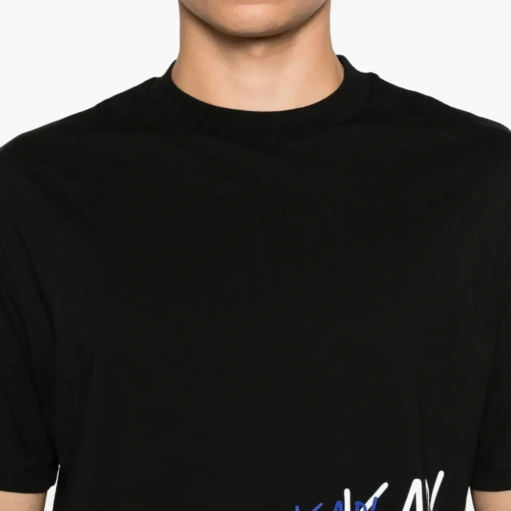 Футболка с вышитым логотипом