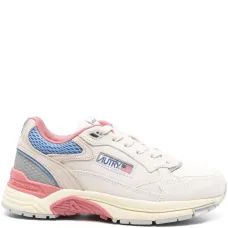 Кроссовки с сетчатыми вставками