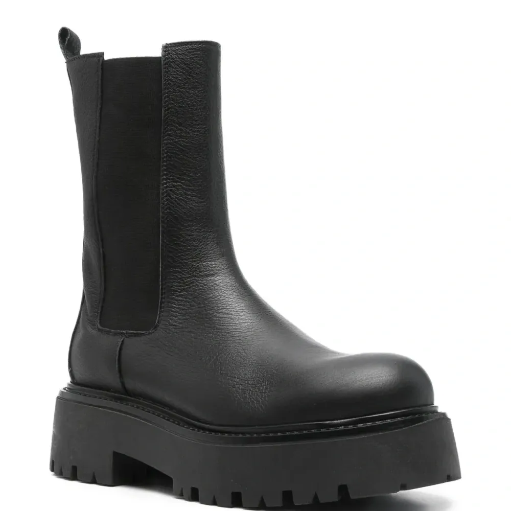 Ботинки на платформе с эластичными вставками