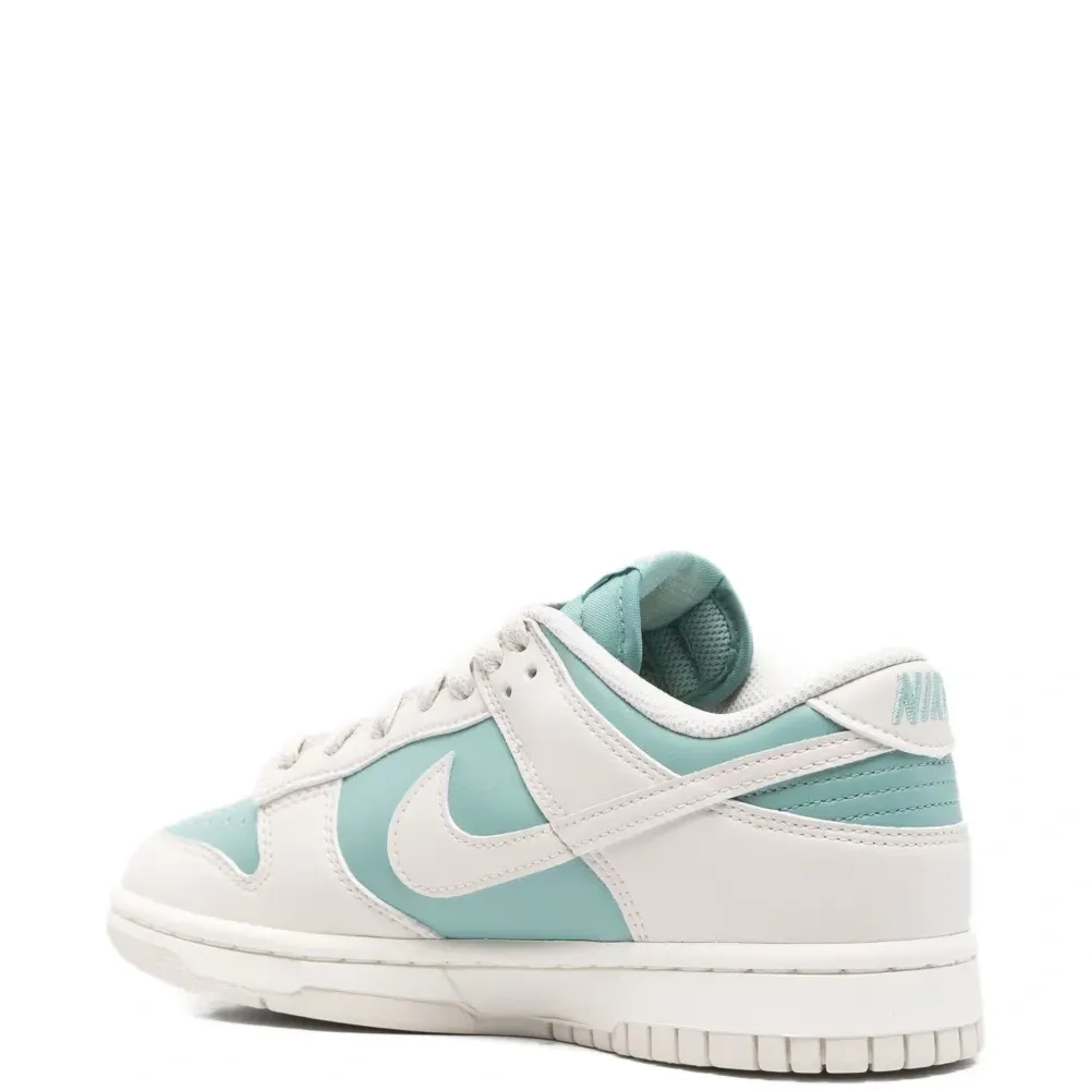 кроссовки со вставками