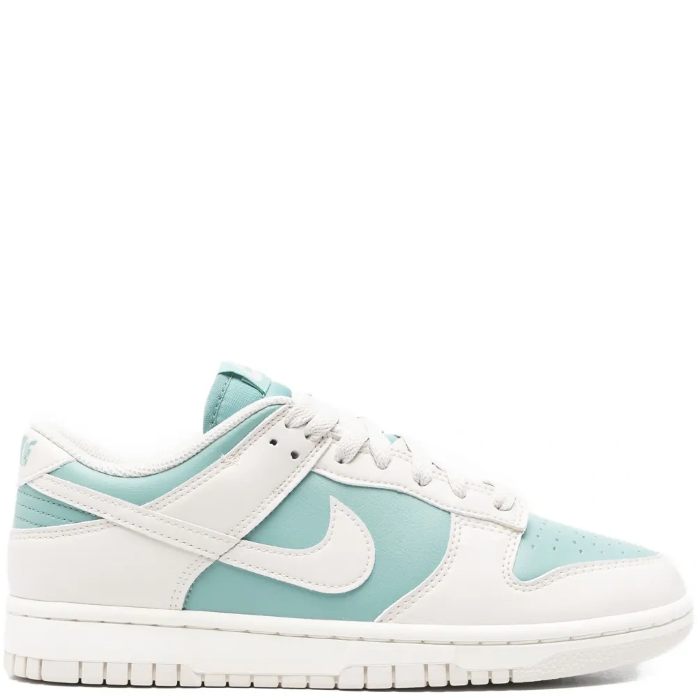 кроссовки со вставками