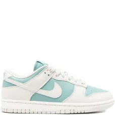 кроссовки со вставками