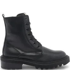 ботинки на шнуровке и молнии