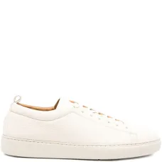 Кроссовки на шнуровке