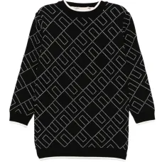 свитер с геометричным узором