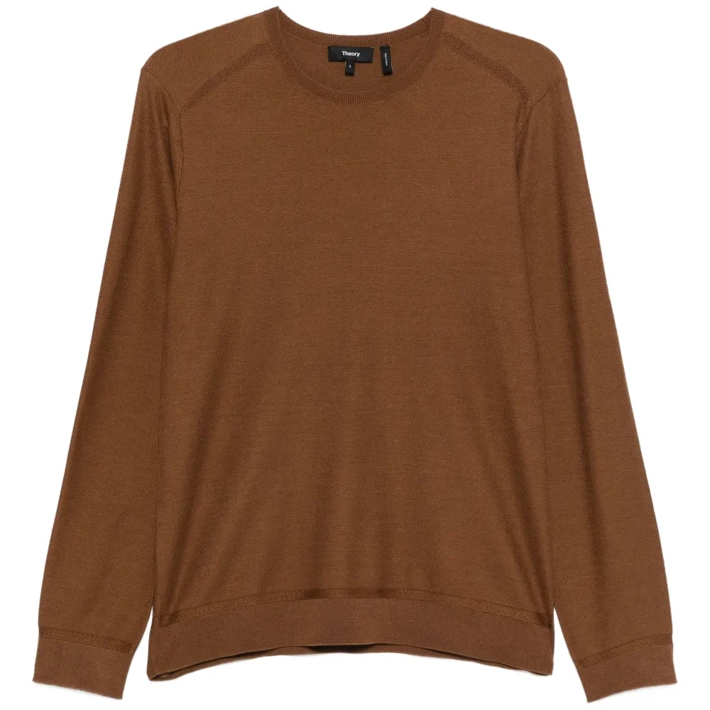 Свитер с круглым вырезом