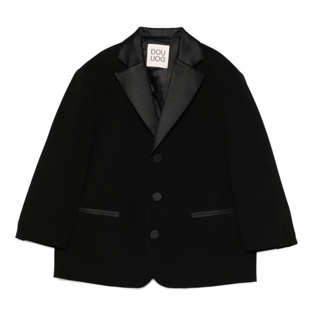 блейзер с заостренными лацканами