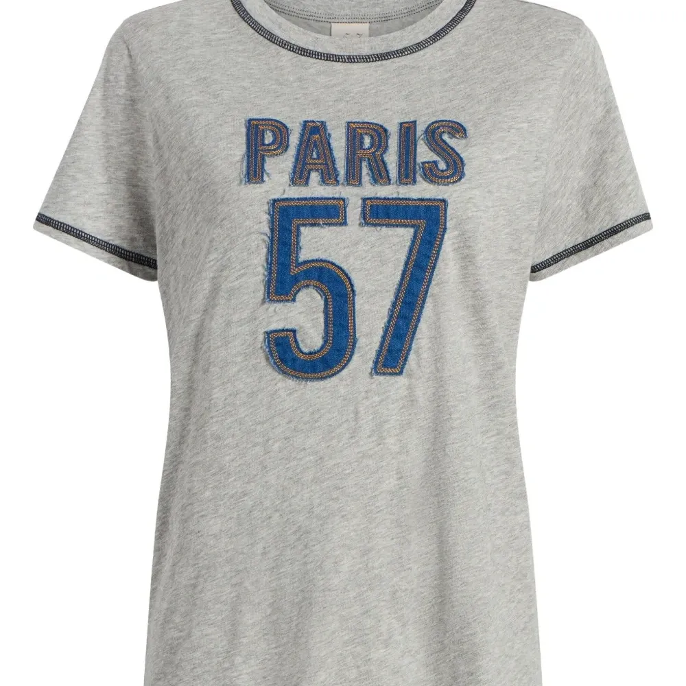 Футболка с аппликацией