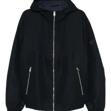 Непромокаемая куртка