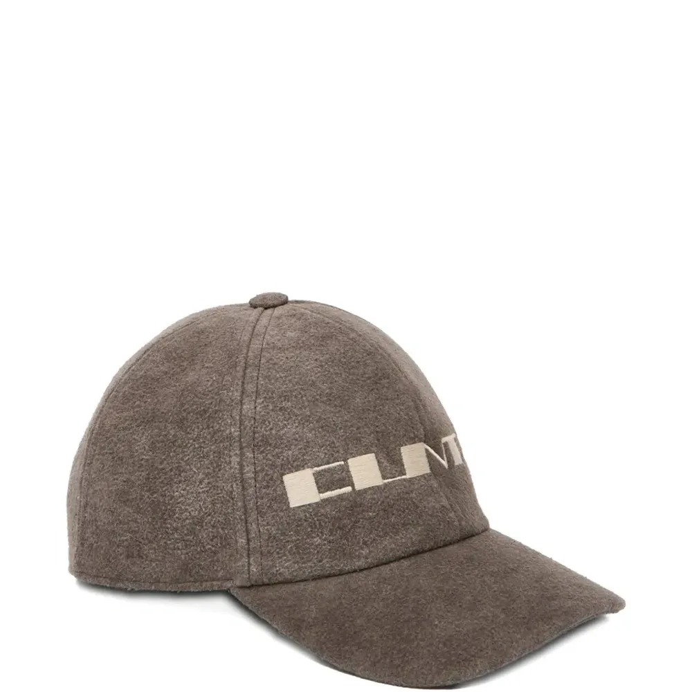 Бейсболка с вышитым логотипом