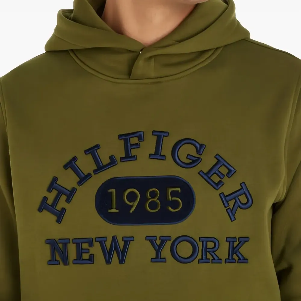 Худи с вышитым логотипом Худи с вышитым логотипом