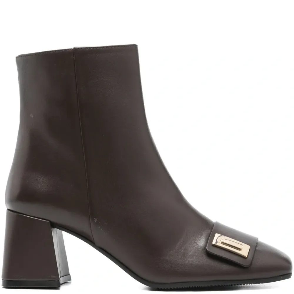 Ботильоны с пряжкой