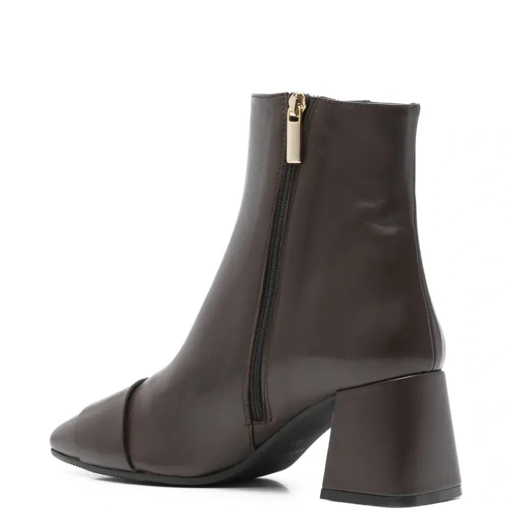 Ботильоны с пряжкой