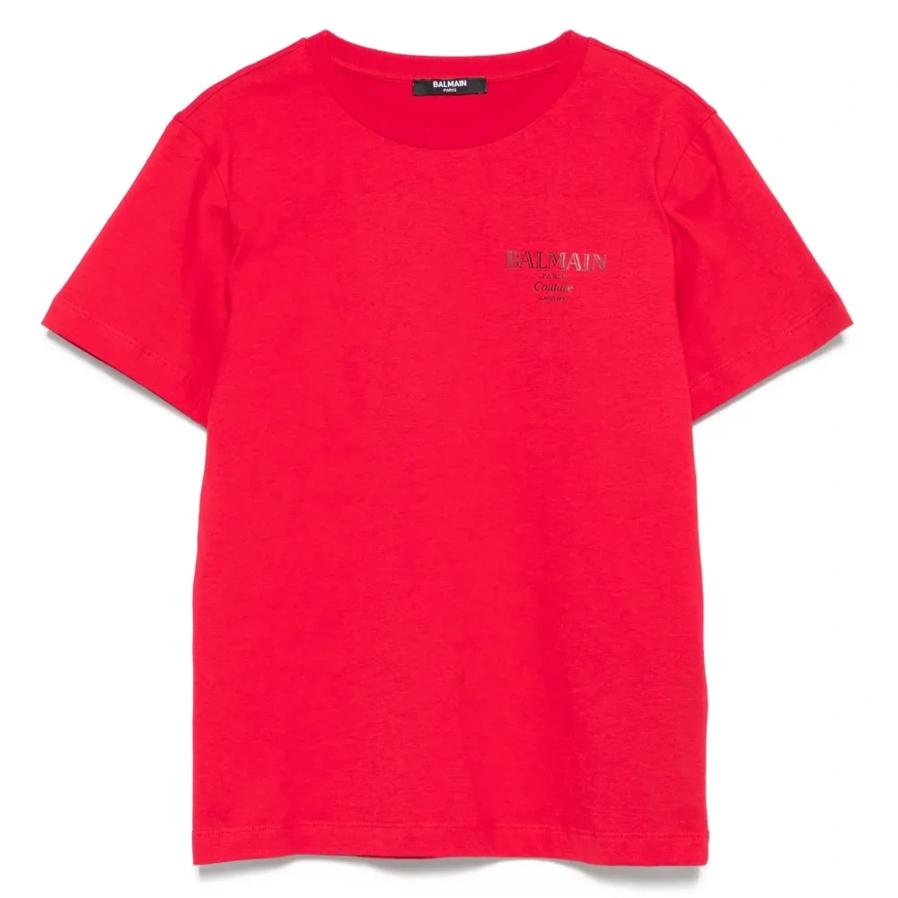 Футболка с вышитым логотипом